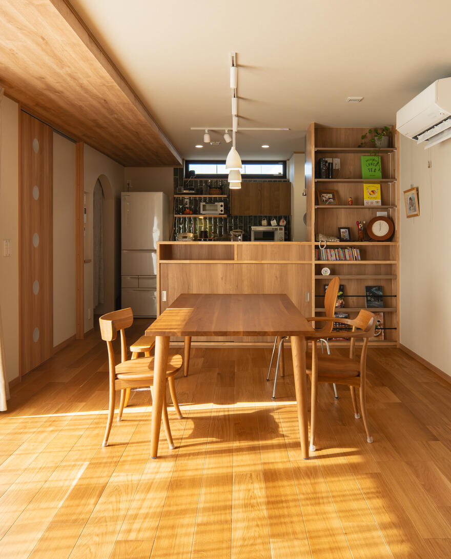 小嶋工務店の施工事例：家族と自然が、心地よく共生 性能も大切にしたナチュラルハウス